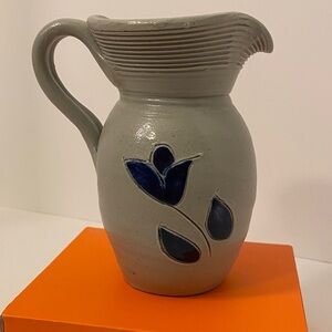 Vintage Williamsburg, Virginia Pottery Stoneware Pitcher – Gray w/ Blue Flower